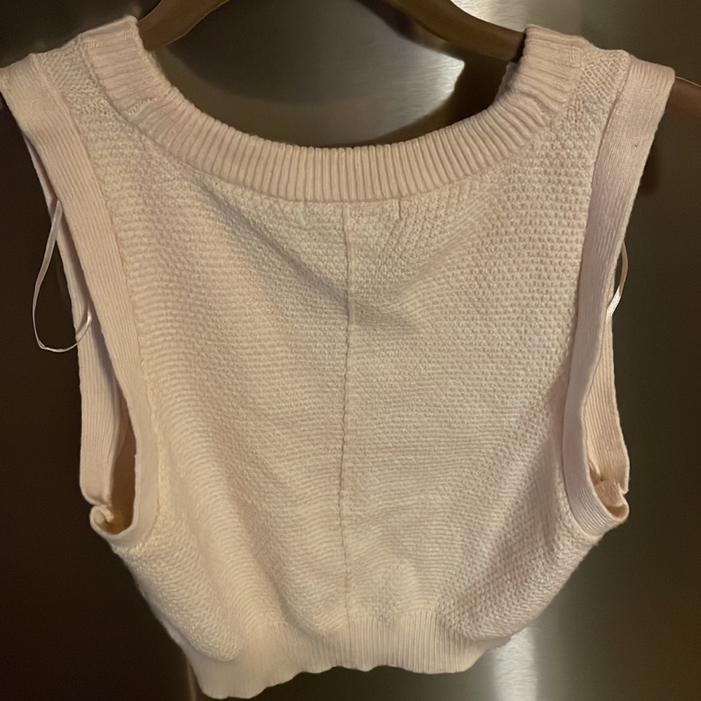 🚫SOLD🚫 Sweater Vest - Picture 7 of 10